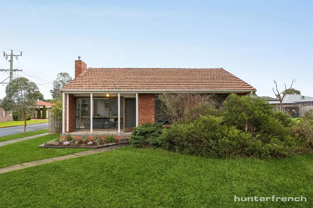 Laverton 3 Bedroom CORNER CONVENIENCE WITH ENDLESS APPEAL