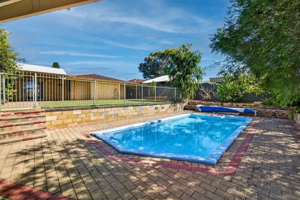 8 Island Place, Heathridge, WA 6027