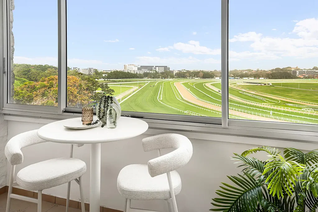 Randwick 2Moenga Dress-Circle Seats To The Racing Action