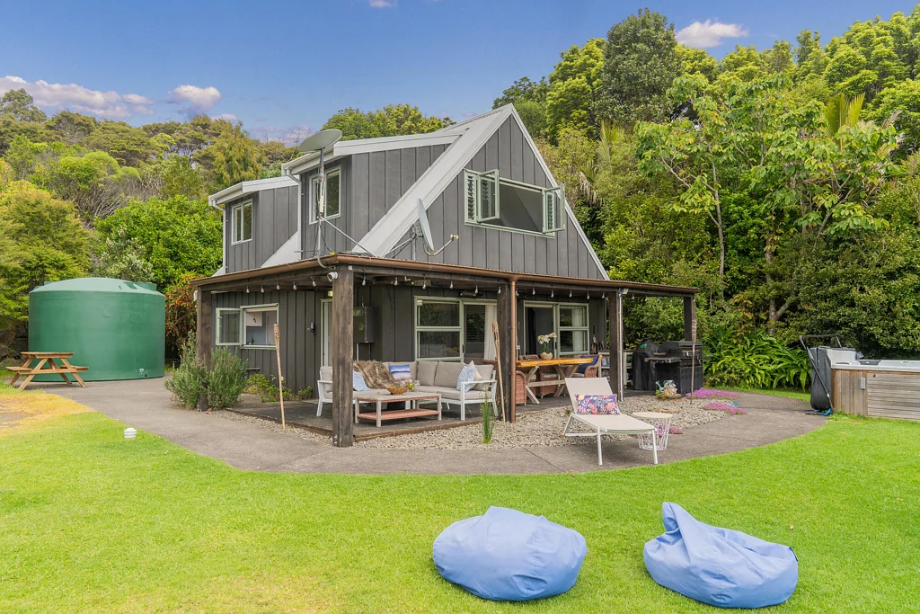 Whenuakite Nature hideaway with complete seclusion