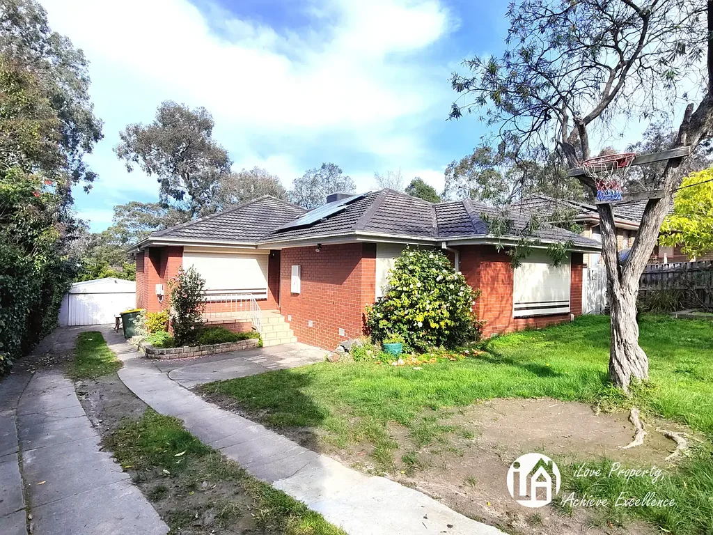 SIX BEDROOMS, FLEXIBLE FAMILY LIVING!!!