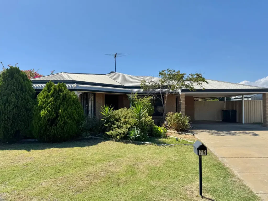 Low-Maintenance Lifestyle in Sought-After Halls Head.