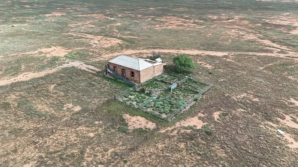 Bower Prime grazing land with quality infrastructure.