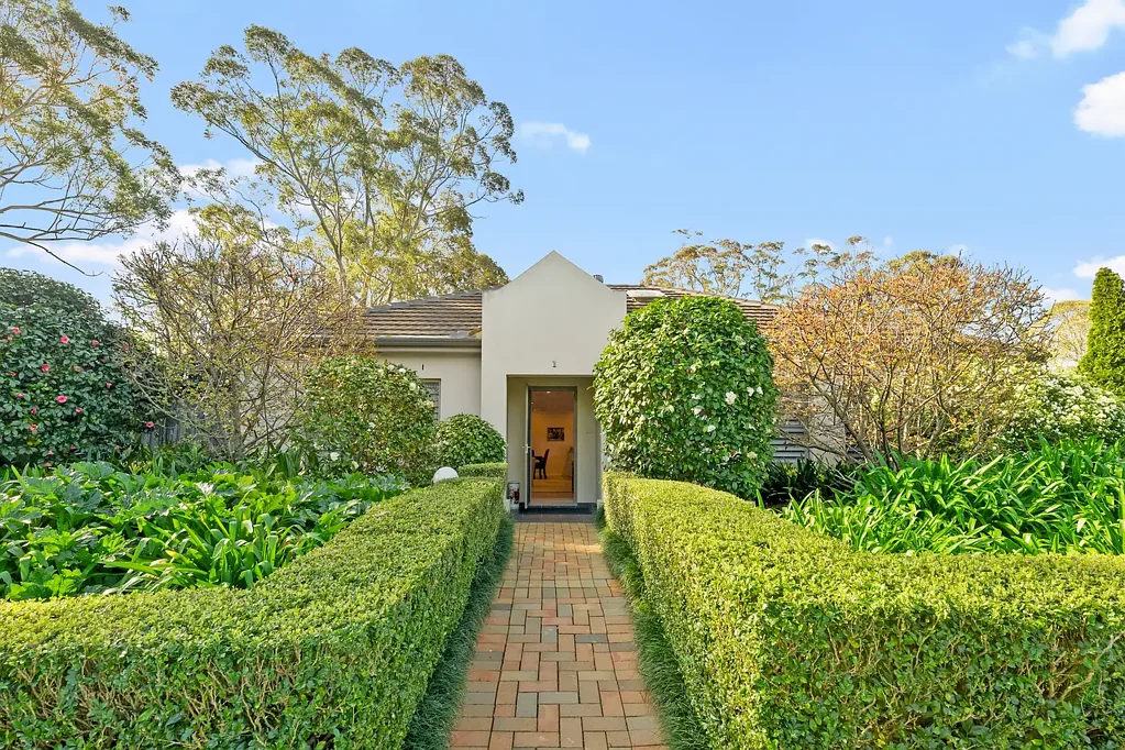 1/2 Canberra Avenue, Turramurra, NSW 2074