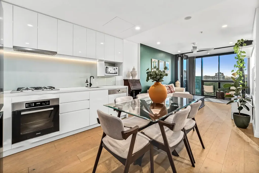 Fortitude Valley 1Moenga Elevated Urban Living with Sweeping Views from the 16th Floor!