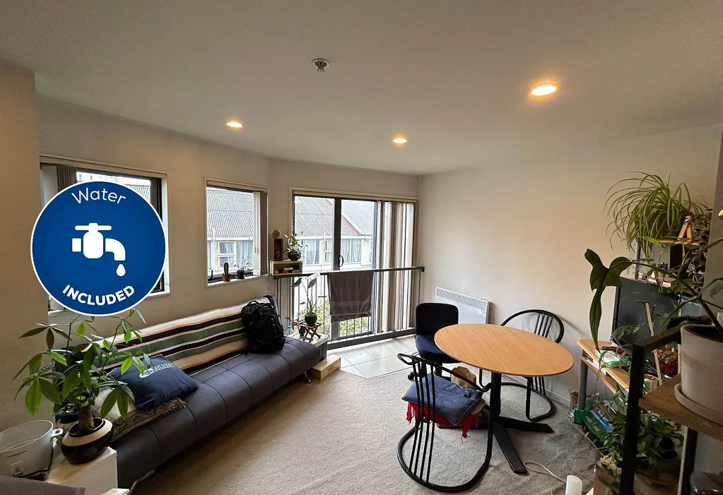 Fully-Furnished Queen St Apartment