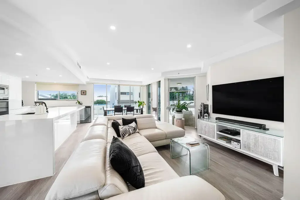 Maroochydore 3chambre Renovated Coastal Apartment in the heart of Cotton Tree