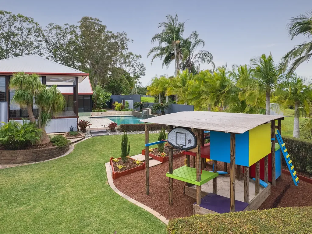 Morayfield 4ਬੈੱਡਰੂਮ 'Excelsior Retreat'  Contemporary Family Living!