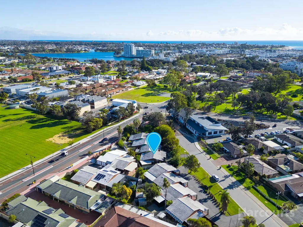 Mandurah 2 Bedroom Heart of Mandurah Living!