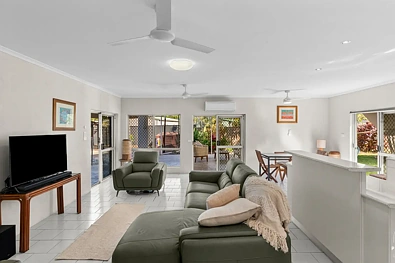 लिविंग रूम - 5 Conch Close, Trinity Beach, QLD 4879