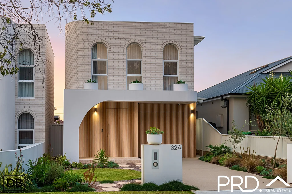 32a Kathleen Parade, Picnic Point, NSW 2213