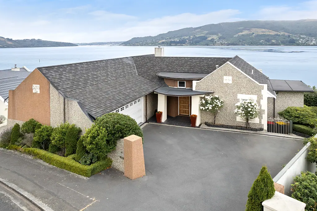 Company Bay 3房  Sometimes Something Really Special Happens