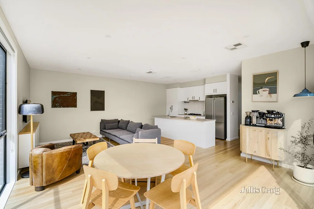 1/24 Bradley Street, Newport, VIC 3015