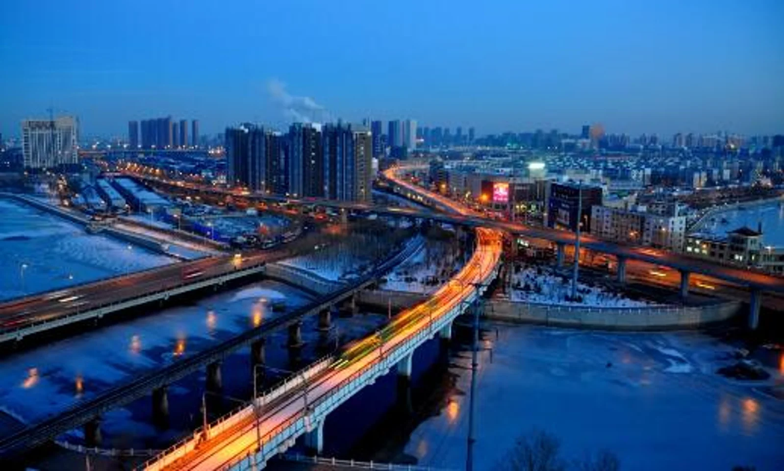 工党提议修建2条轻轨线和1条快速公交线，未来从市区到机场将会更加便捷