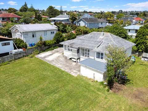 Mount Roskill 3 Bedroom Huge Freehold Section low to mid One Million Buyer