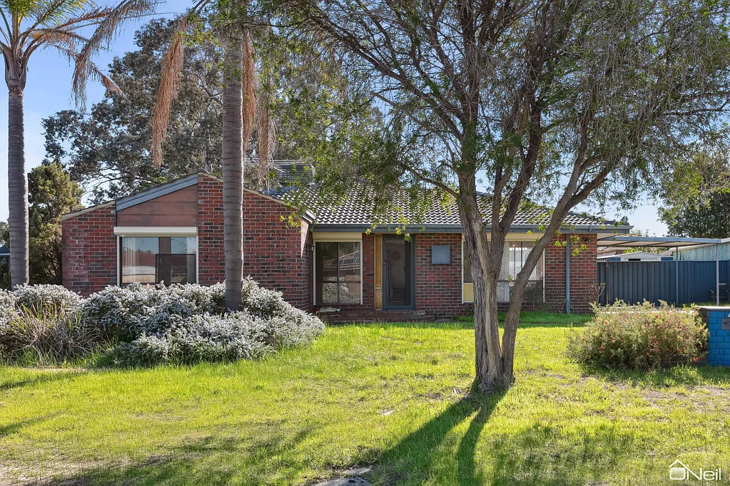 4 Dollis Way, Camillo, WA 6111