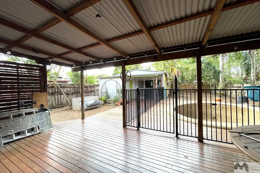 76 Christensen Street, Machans Beach, QLD 4878
