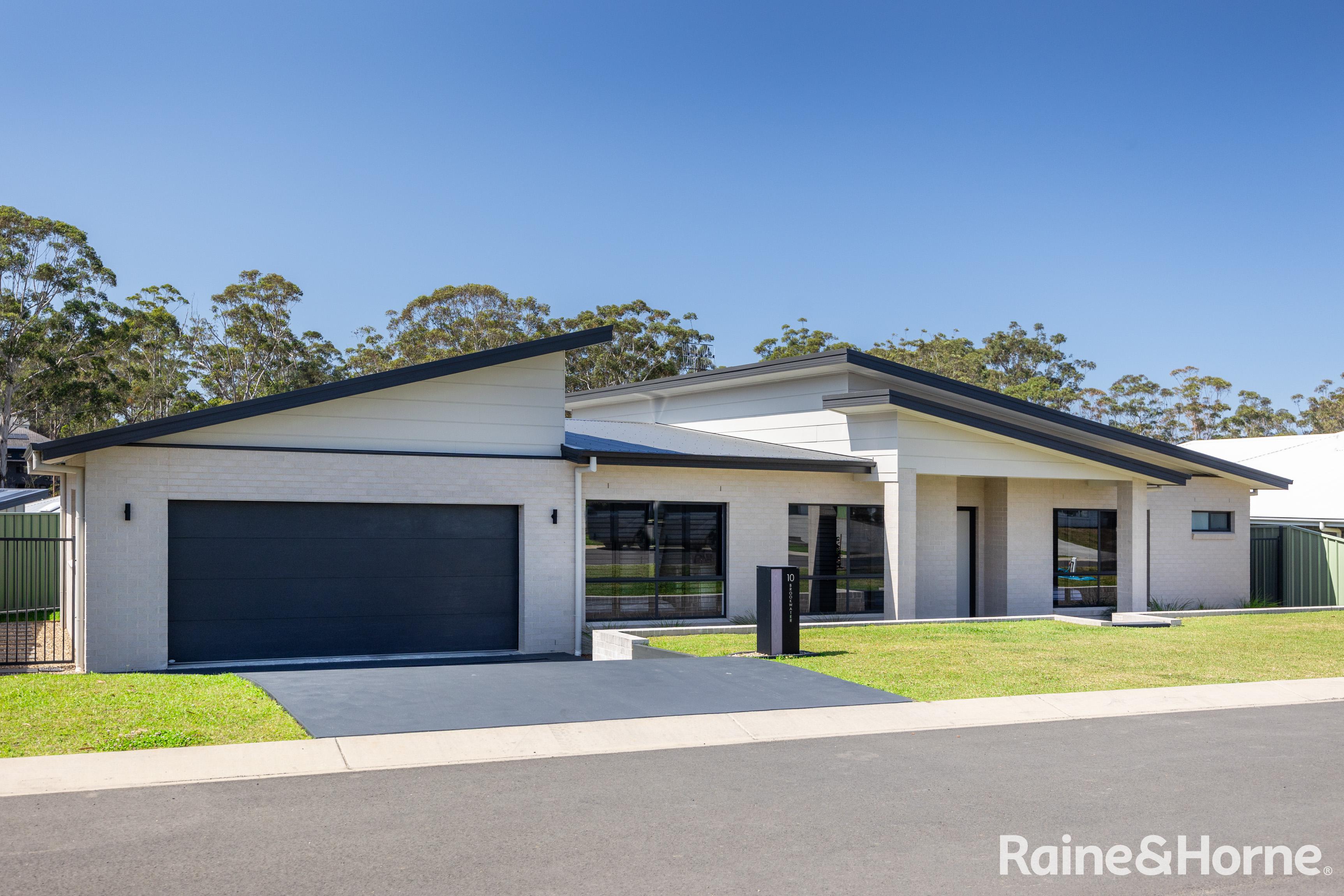 10 BROOKWATER CR, MOLLYMOOK BEACH NSW 2539, 0 rūma, 0 rūma horoi, House