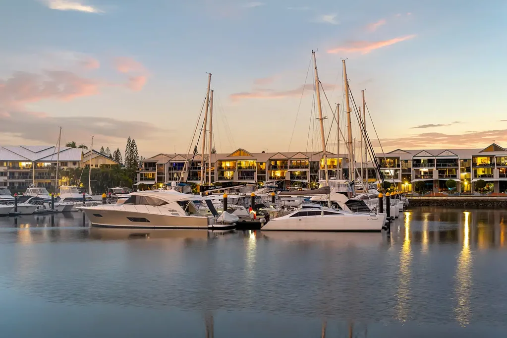 Cleveland 3 Slaapkamer Rarely Offered at Prestigious Raby Bay Harbour
