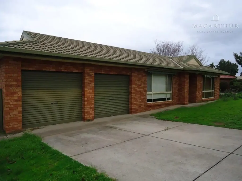 Welcome to 68 Balleroo Crescent