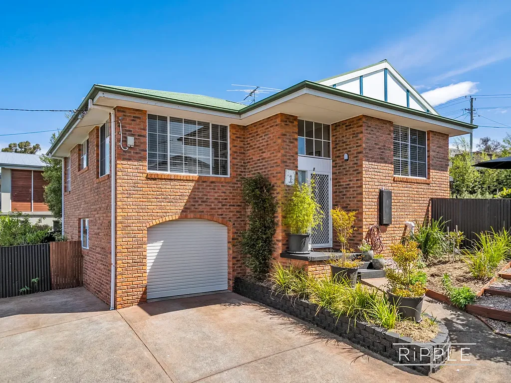 1/10 Stewart Court, Midway Point, TAS 7171