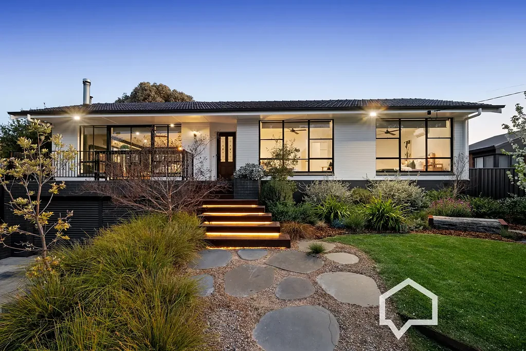 32 Friswell Avenue, Flora Hill, VIC 3550
