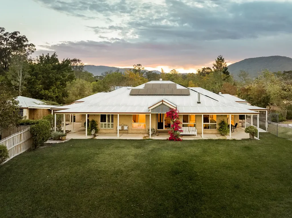 Highvale 4कमरा Private Highvale Acreage with Pool, Shed & Effortless Family Living