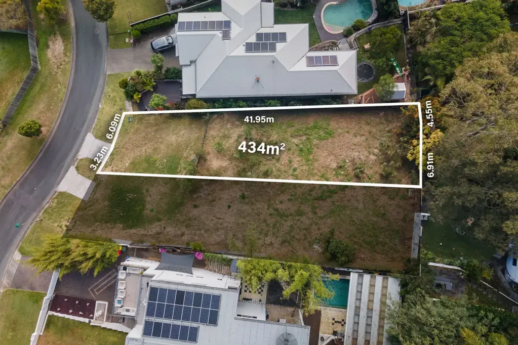 Carina Leafy Living Awaits – Elevated Vacant Land Opportunity