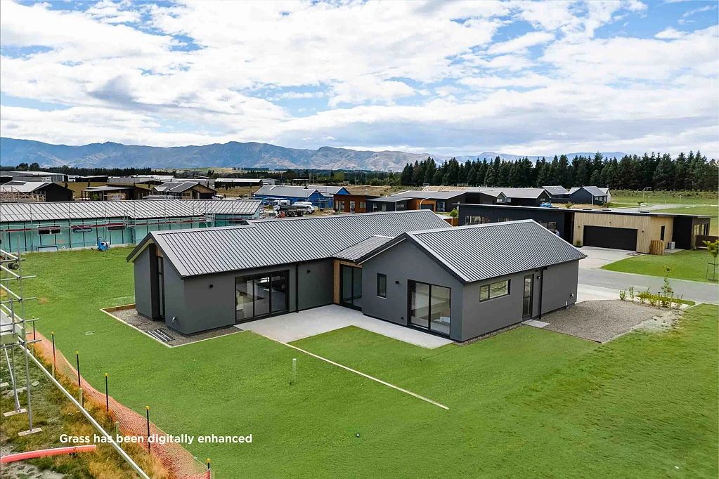 Wanaka 4Kwarto Final landscaping being finished, be in for winter