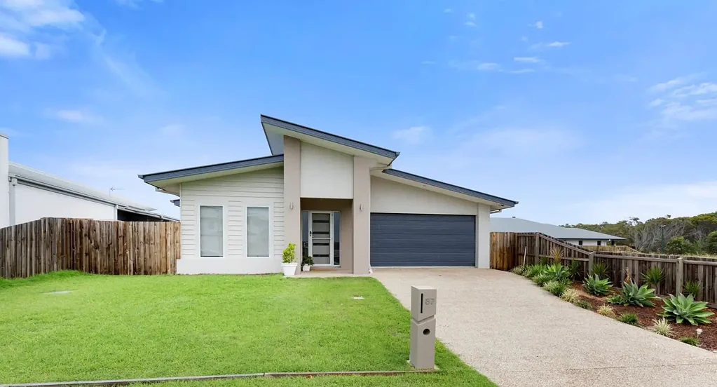 PERFECTLY POSITIONED FAMILY HOME ADJACENT TO PARK AND BUSHLAND RESERVE