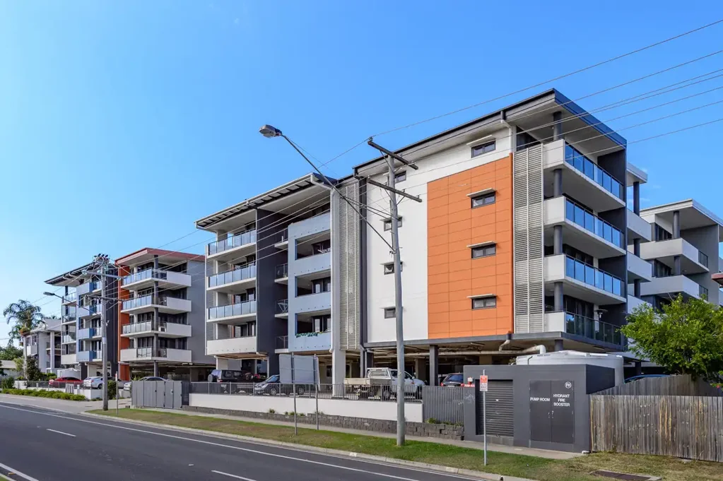 FURNISHED TWO BEDROOM UNIT IN GLADSTONE CBD