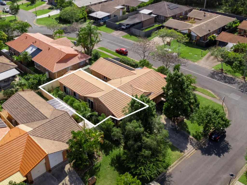 1/1 Clovelly Place, Labrador, QLD 4215