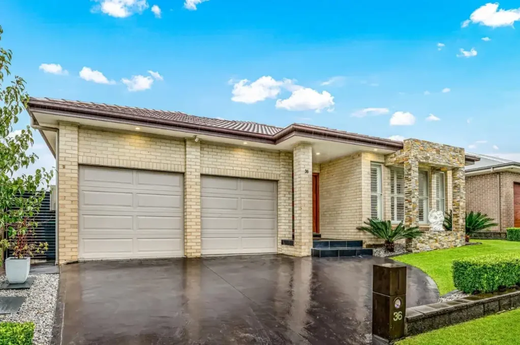 Grand Backyard Entertainer in the Heart of Oran Park