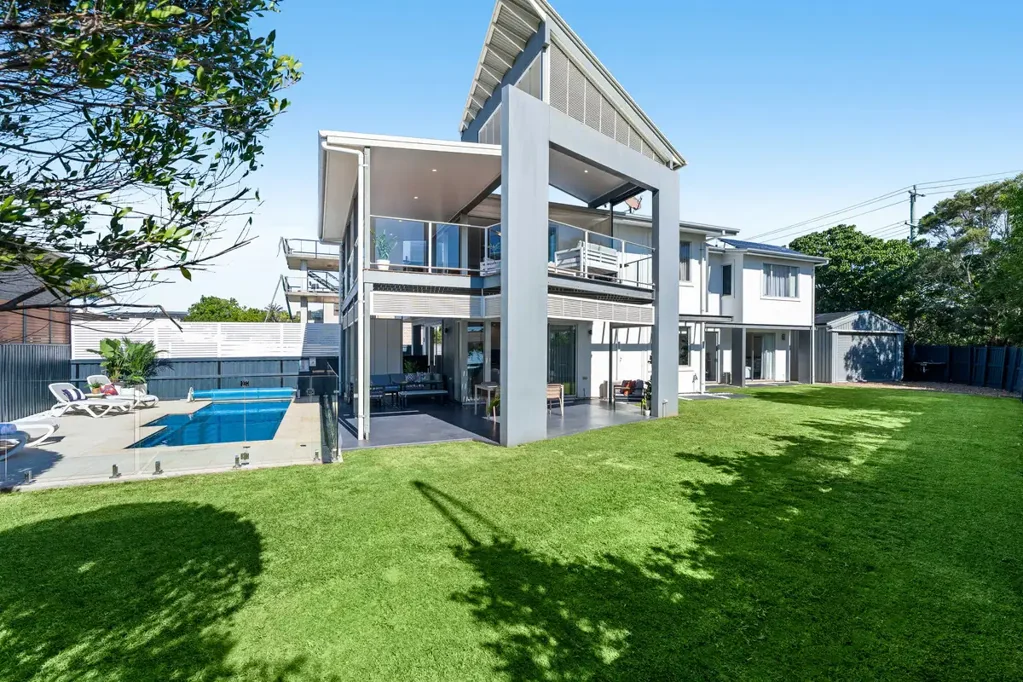 Redland Bay 5Kwarto Unmatched family home. Huge backyard. Architectural design.