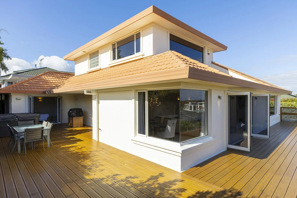 Waipahihi 4 Slaapkamer Elevated living with panoramic views