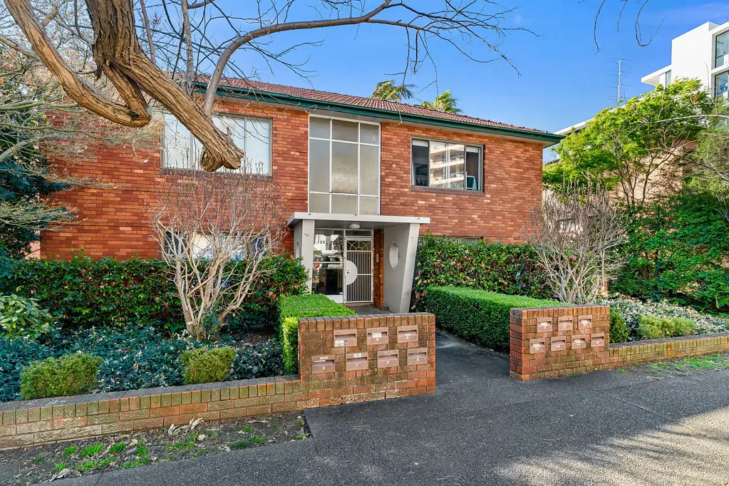 Updated 1 Bedroom Unit - Great Location!