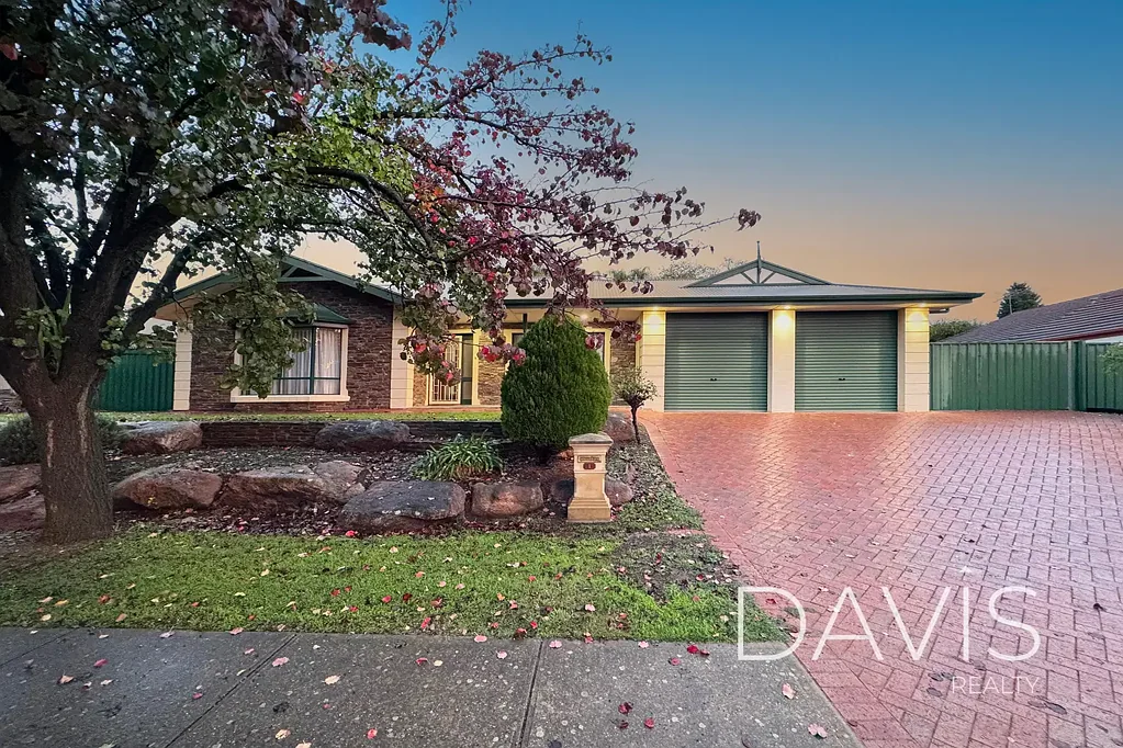 Spacious 4-Bedroom Family Home with Multiple Living Areas & Caravan Storage!