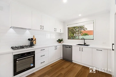 7 Summit Dr, Kennington, VIC 3550, 4房, 2浴, House