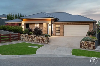 Officer 5 Slaapkamer Rare Dual-Occupancy Living in Officer’s Premier Estate