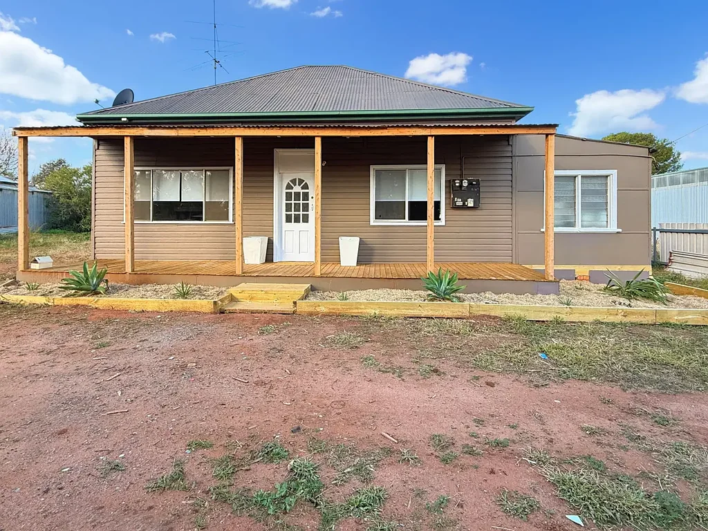 Grong Grong 3房  RENOVATED COUNTRY CHARM ON A GENEROUS BLOCK
