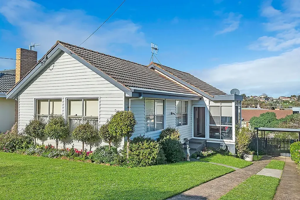 NEAT 2 BEDROOM HOME