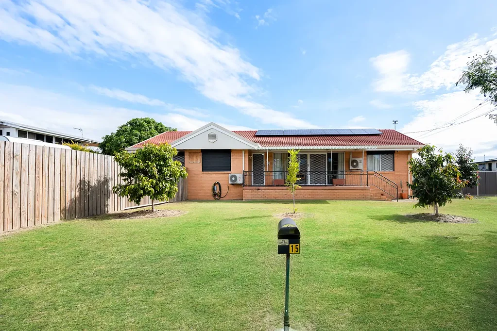 West Gladstone 3ห้องนอน MASSIVE BLOCK WITH A MASSIVE SHED