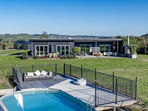 Maraekakaho  2.5 hectares with consented sleepout