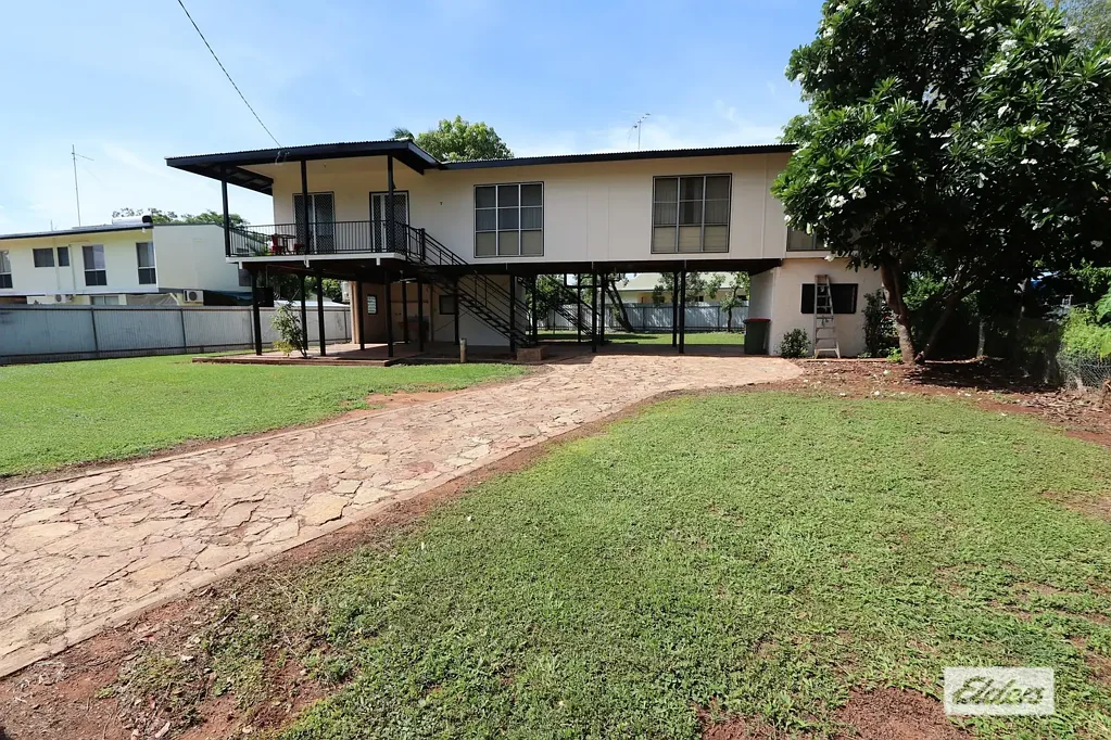 Elevated Home in Katherine North!