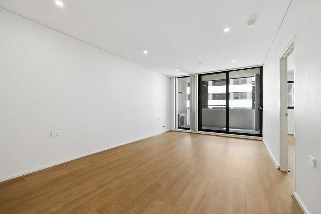 Homebush 2ਬੈੱਡਰੂਮ Executive designer apartment set within the heart of vibrant Homebush | 300m to Homebush Station