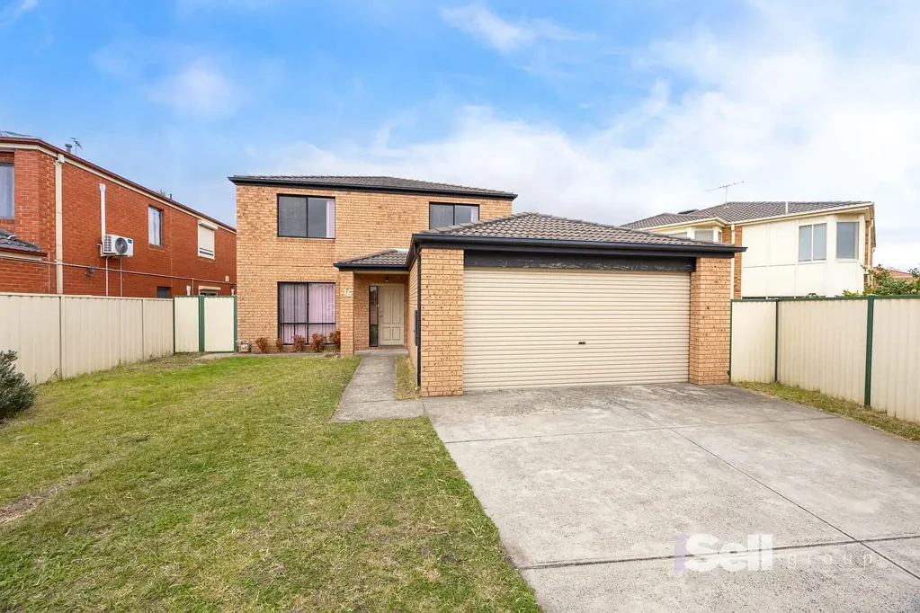Spacious Family Home 4 bedrooms plus Study