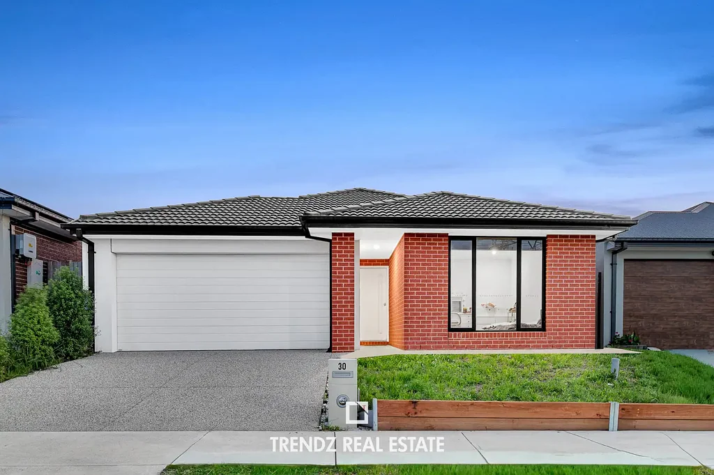 30 Clara Dr, Clyde North, VIC 3978