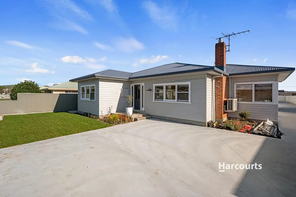 Ulverstone 3 Bedroom Location Location!
