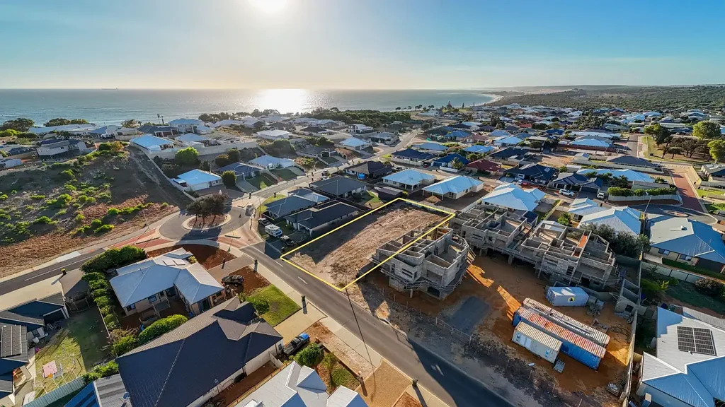 3 Reef Boulevard, Drummond Cove, WA 6532