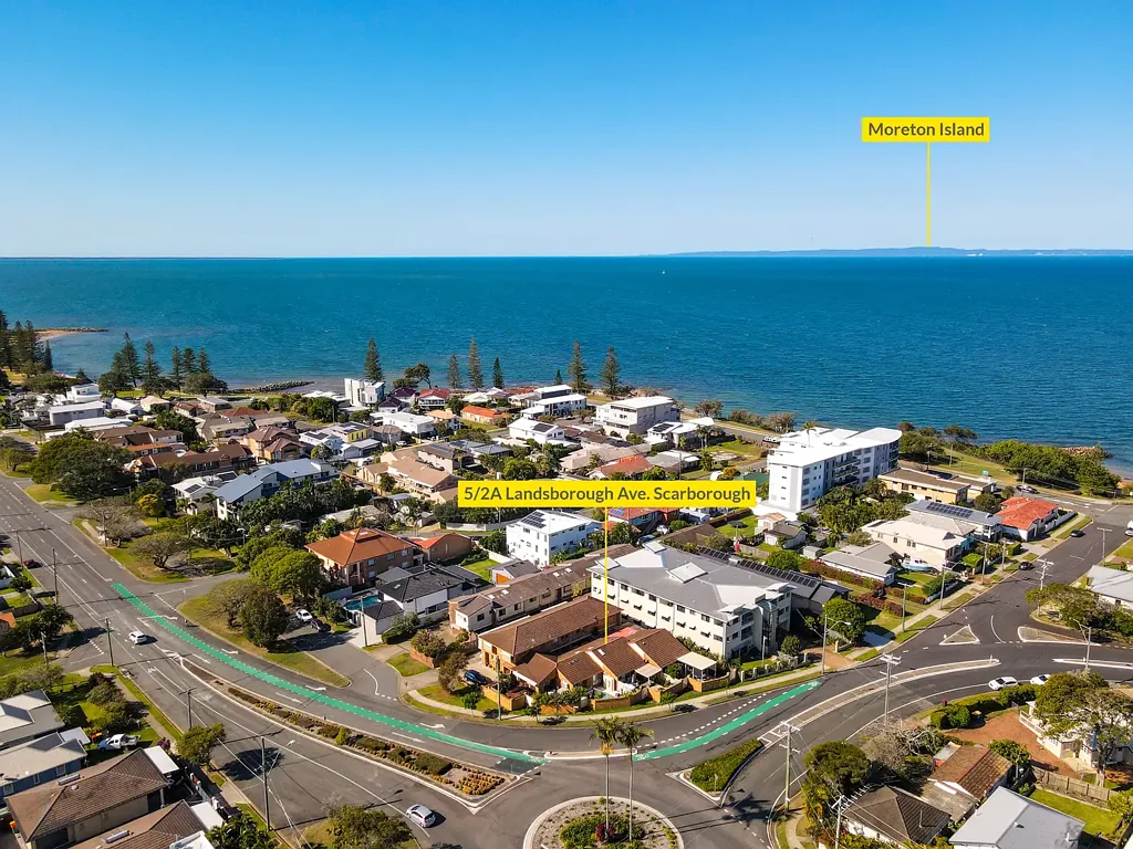 Scarborough 3બેડરૂમ 200m to the Water. Three Bedrooms. Double Garage. You Decide the Value.